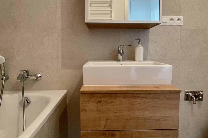 Шкафы для ванной комнаты на заказ | Современный стиль / Братислава